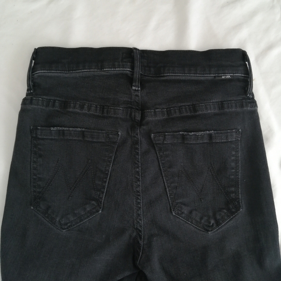 Mother Insider Crop Step Fray Hem Jeans in Not Guilty Black 24 - Picture 9 of 16